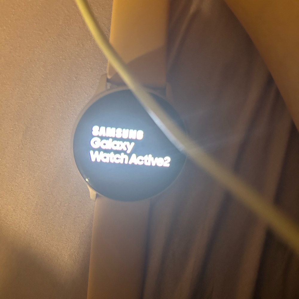 galaxy watch active 2 like new just went to apple